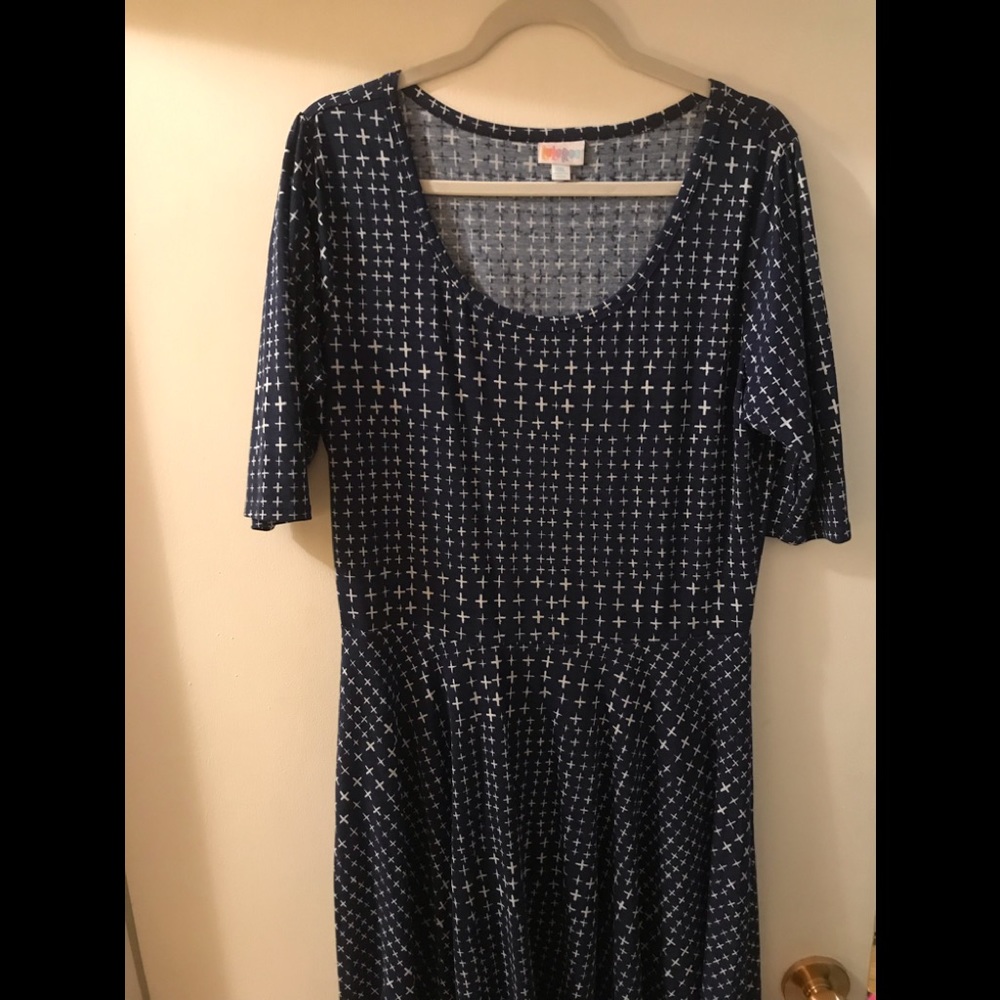LuLaRoe 2XL Nicole Blue and White